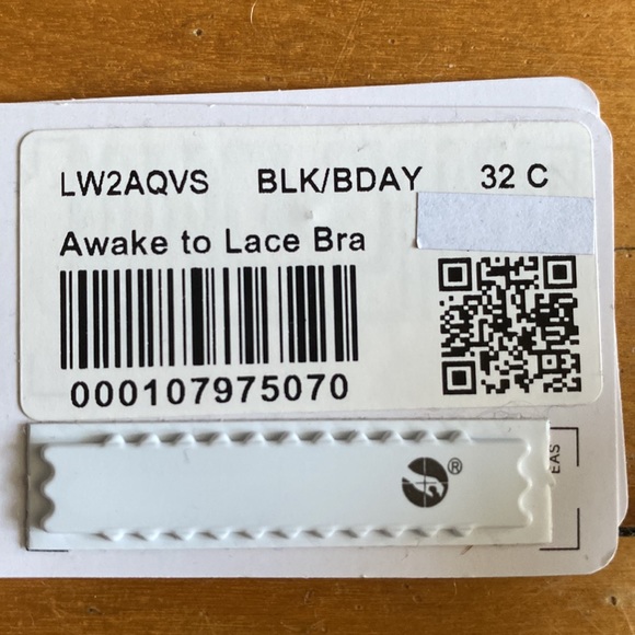 lululemon Awake to Lace bra - NWT - Picture 3 of 3